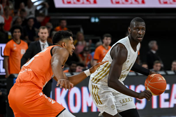 韩鹏的作用 韩鹏的作用